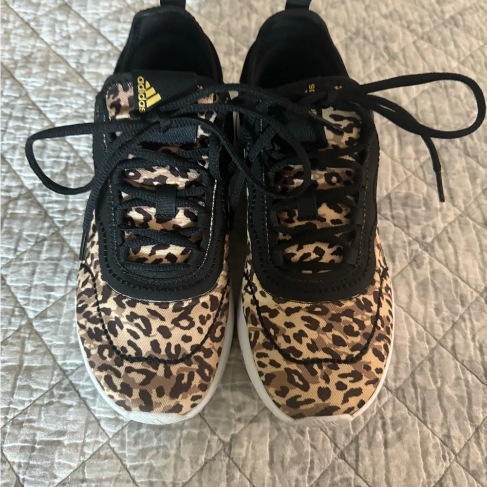 Addidas Sneakers Sz 6.5 - Picture 2 of 4